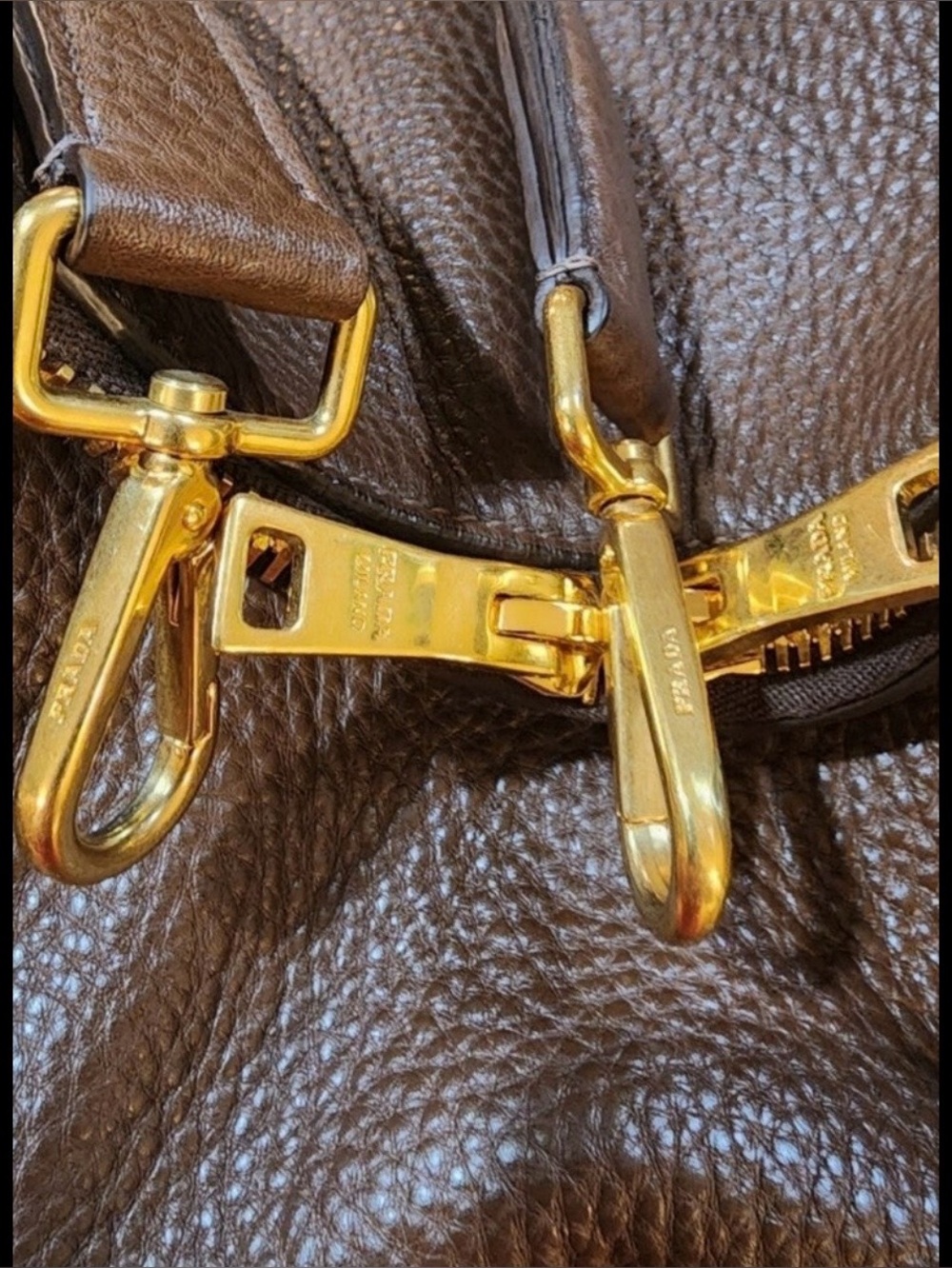 Large Prada Vitello Daino Brown Pebbled Leather Shoulder Bag Gold Hardware - Picture 11 of 12